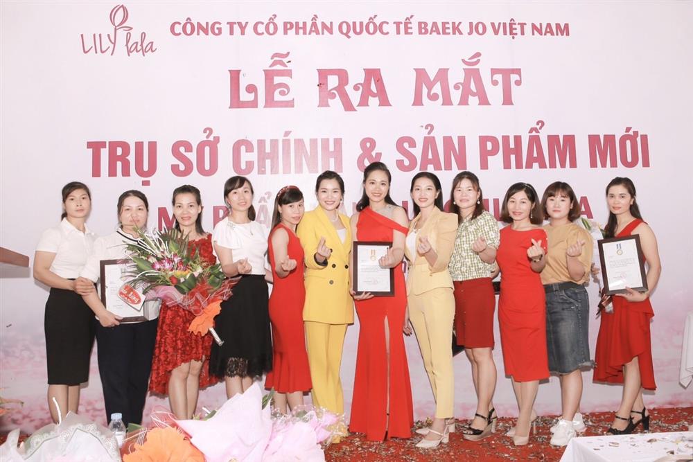 Thương hiệu Lily Lala tung ra thị trường bộ sản phẩm mỹ phẩm siêu hot